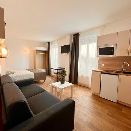 בורז'ה Studio 4 Pers Face Gare Sncf Appart Hotel Le Cygne D4 מראה חיצוני תמונה