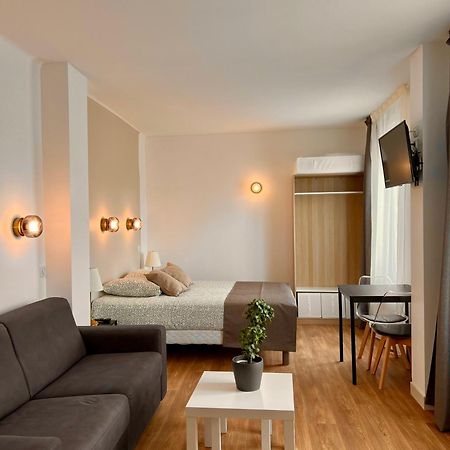 בורז'ה Studio 4 Pers Face Gare Sncf Appart Hotel Le Cygne D4 מראה חיצוני תמונה